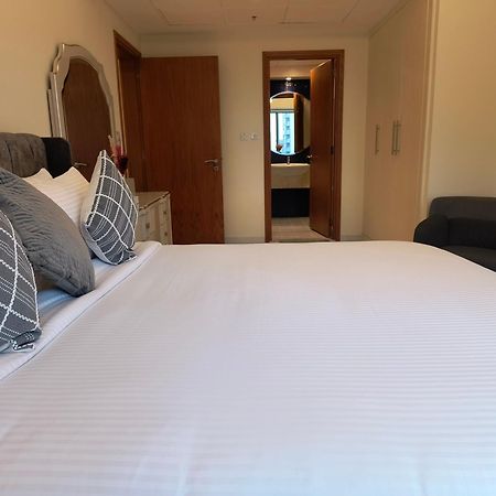 Trinity Holiday Homes - Sheikh Zayed Road Near To Financial Center Metro Station Dubai Exteriör bild