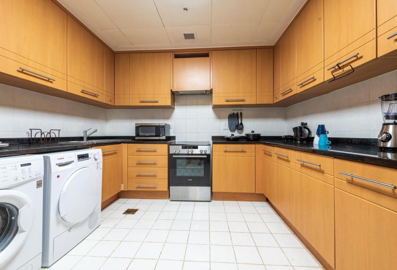 Trinity Holiday Homes - Sheikh Zayed Road Near To Financial Center Metro Station Dubai Exteriör bild