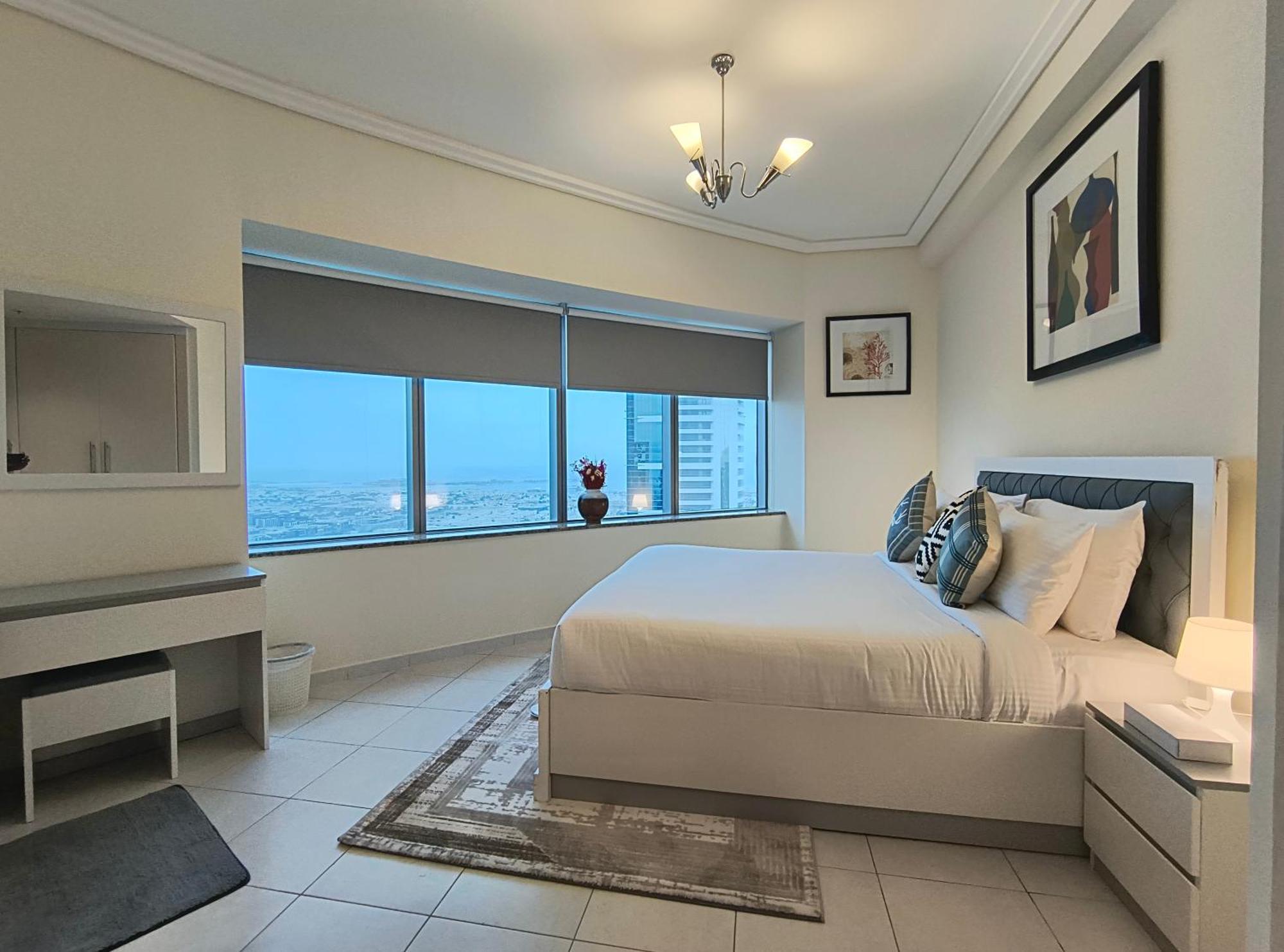 Trinity Holiday Homes - Sheikh Zayed Road Near To Financial Center Metro Station Dubai Exteriör bild