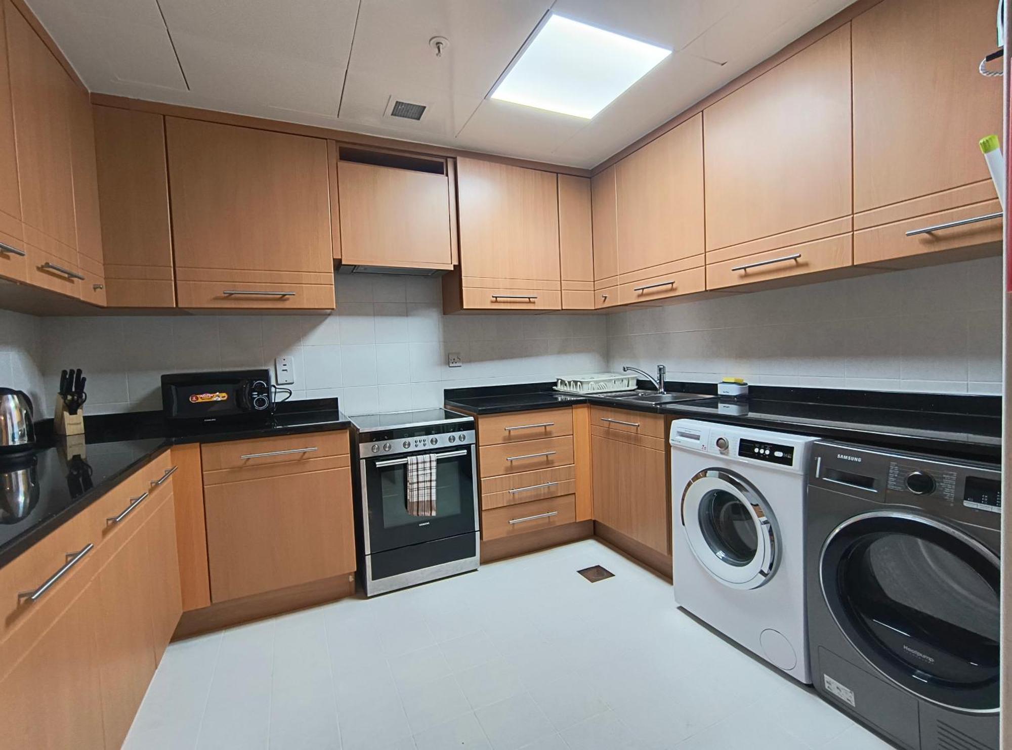 Trinity Holiday Homes - Sheikh Zayed Road Near To Financial Center Metro Station Dubai Exteriör bild
