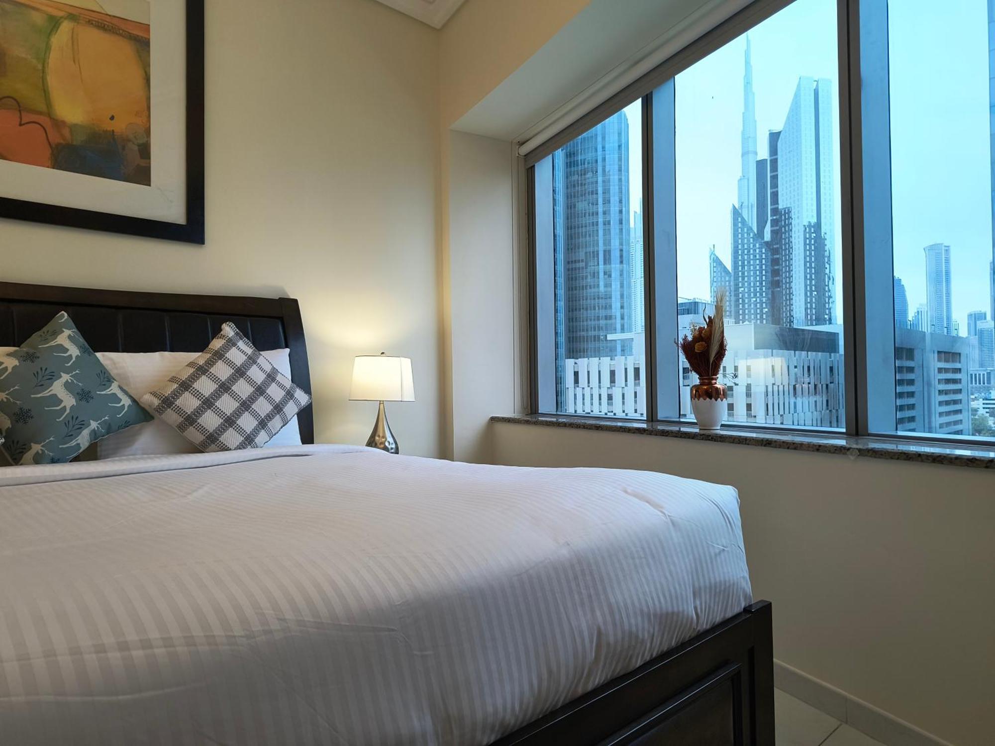 Trinity Holiday Homes - Sheikh Zayed Road Near To Financial Center Metro Station Dubai Exteriör bild