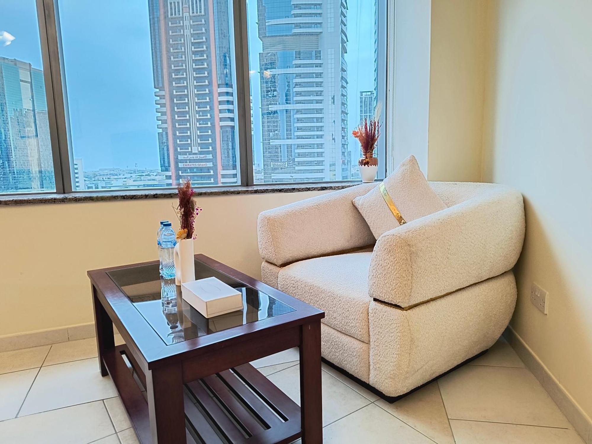 Trinity Holiday Homes - Sheikh Zayed Road Near To Financial Center Metro Station Dubai Exteriör bild