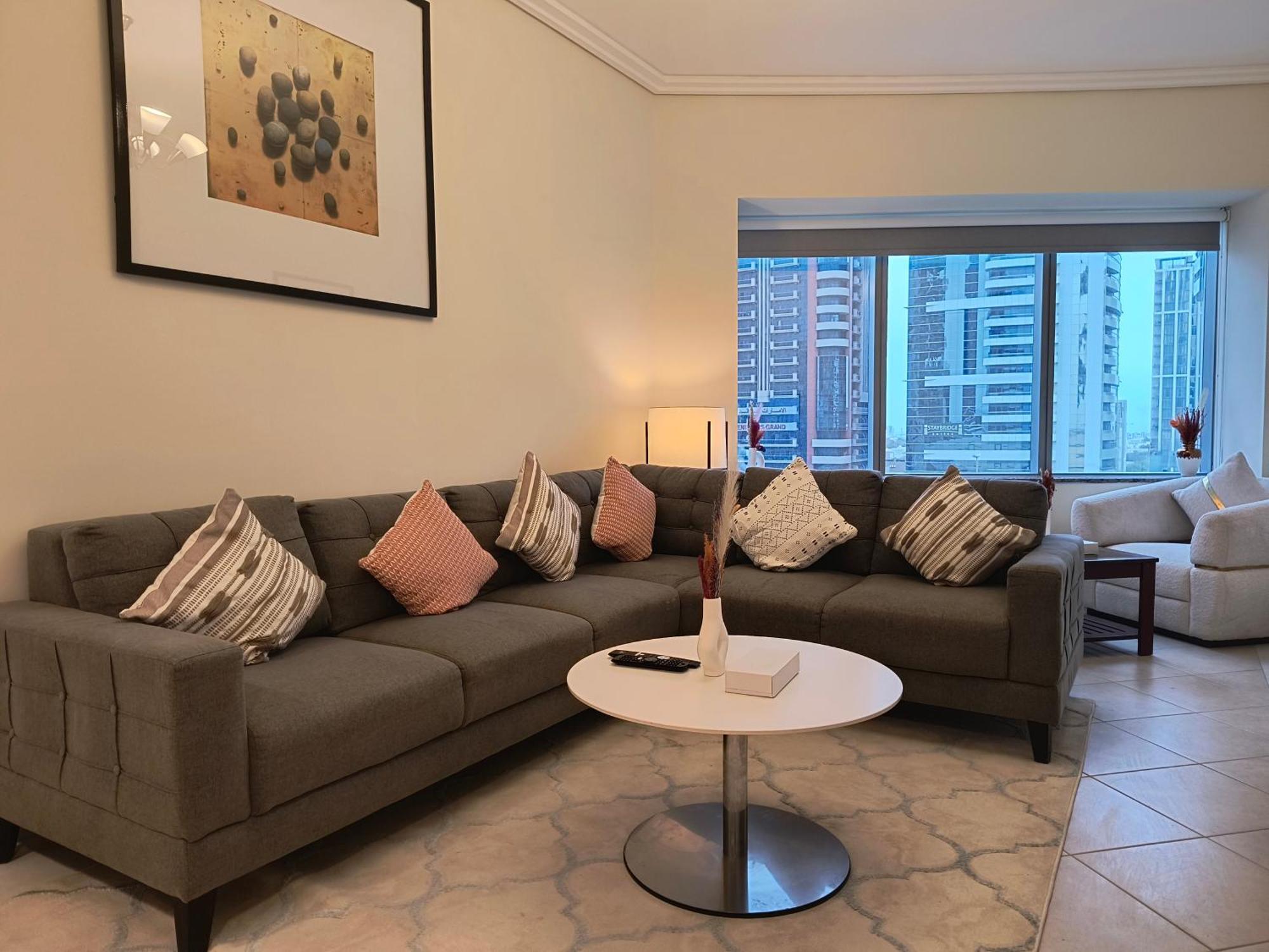 Trinity Holiday Homes - Sheikh Zayed Road Near To Financial Center Metro Station Dubai Exteriör bild